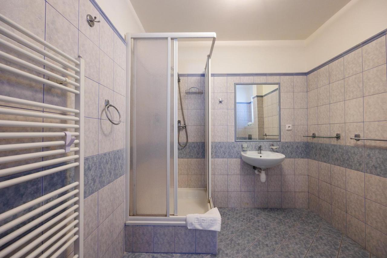 Pension U Golfu Cihelny Karlovy Vary Dış mekan fotoğraf
